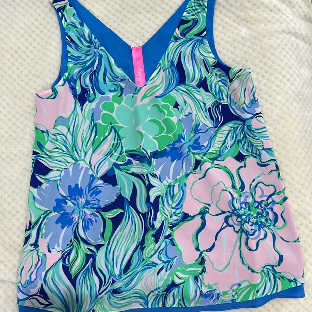 Reversible Lily Pulitzer shirt. Size small 100% polyester